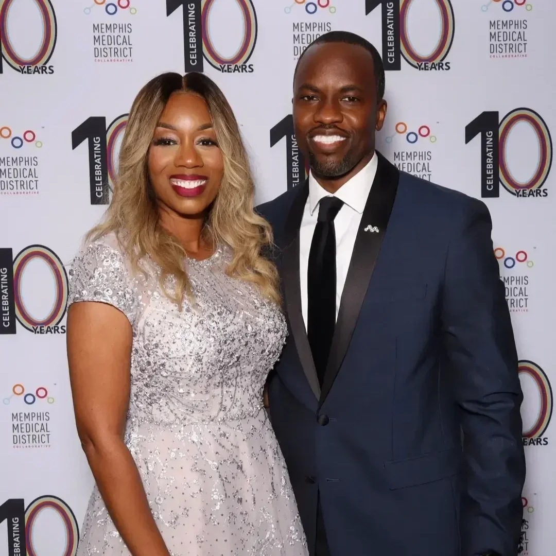 Rory and Wife pose in Selfie Booth at MMDC Gala in Memphis