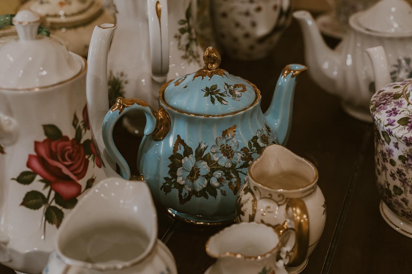 Mother&rsquo;s Day Tea Update:

🌸 Our 1pm seating has now sold out 

🌸 Don&rsquo;t miss your chance- reserve your 4pm seating with the link in our bio