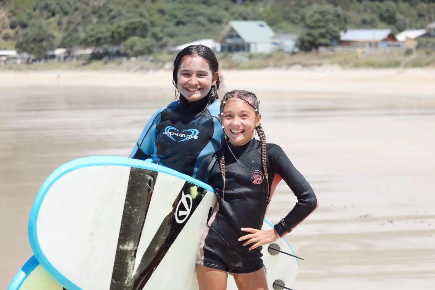 SCHOOL HOLIDAY MAGIC Our Girls Surf Camps are more than just surfing &mdash; they&rsquo;re about building confidence, independence &amp; friendships that last 🌸
Our Summer Girls Surf Camps include:  ✨ 3 days, 2 nights of surf + adventure ✨ All meals
