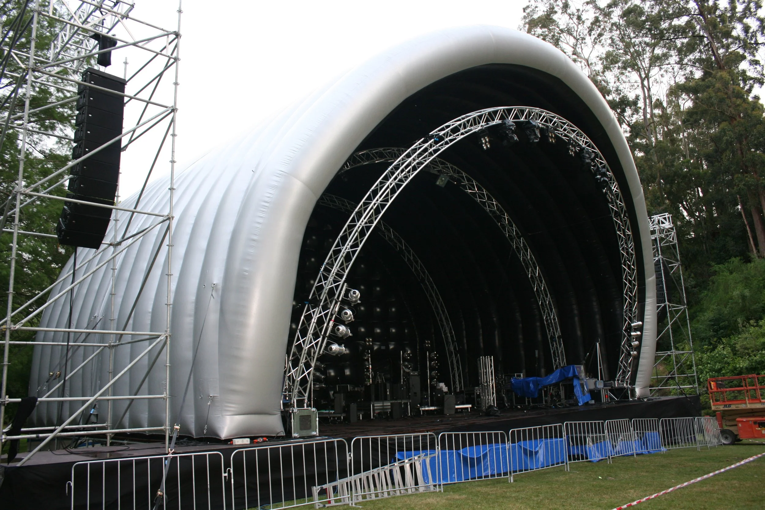 Inflattable stage.jpeg