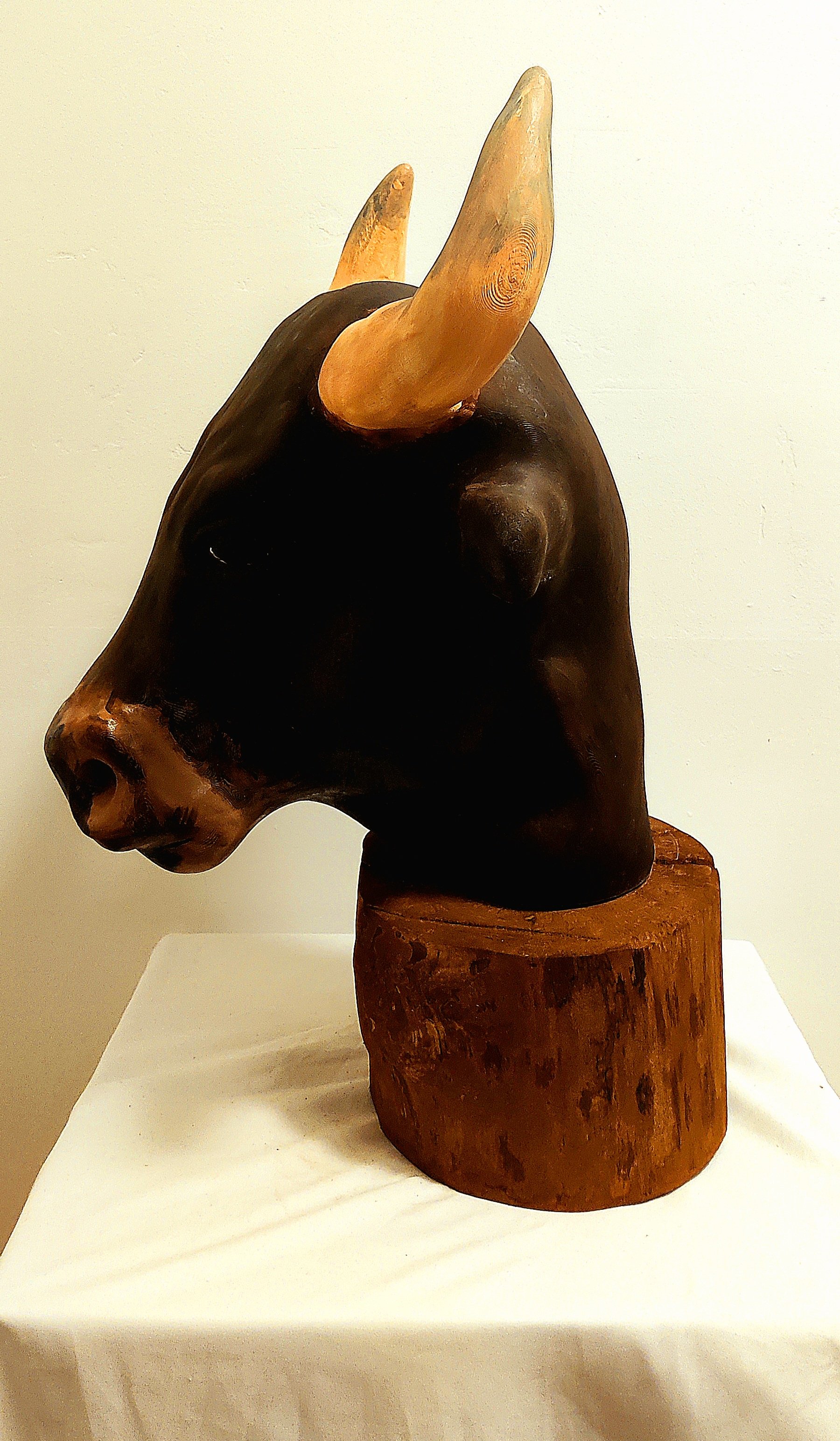 Duke - Bull sculpture