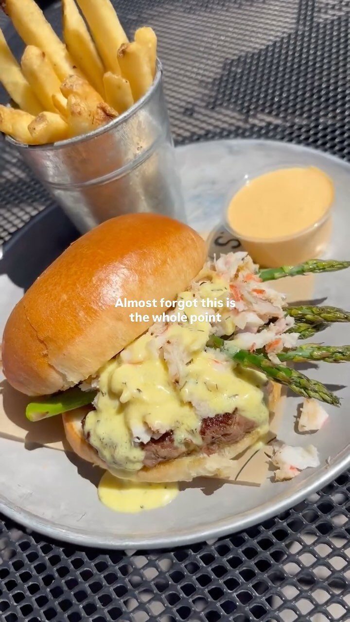 You better not “almost forget” to try our May Burger of the Month, The Oscar Burger before it’s gone forever. 🥲
Rich, buttery and indulgent—this burger stacks a juicy smash patty with tender asparagus, sweet snow crab, and a