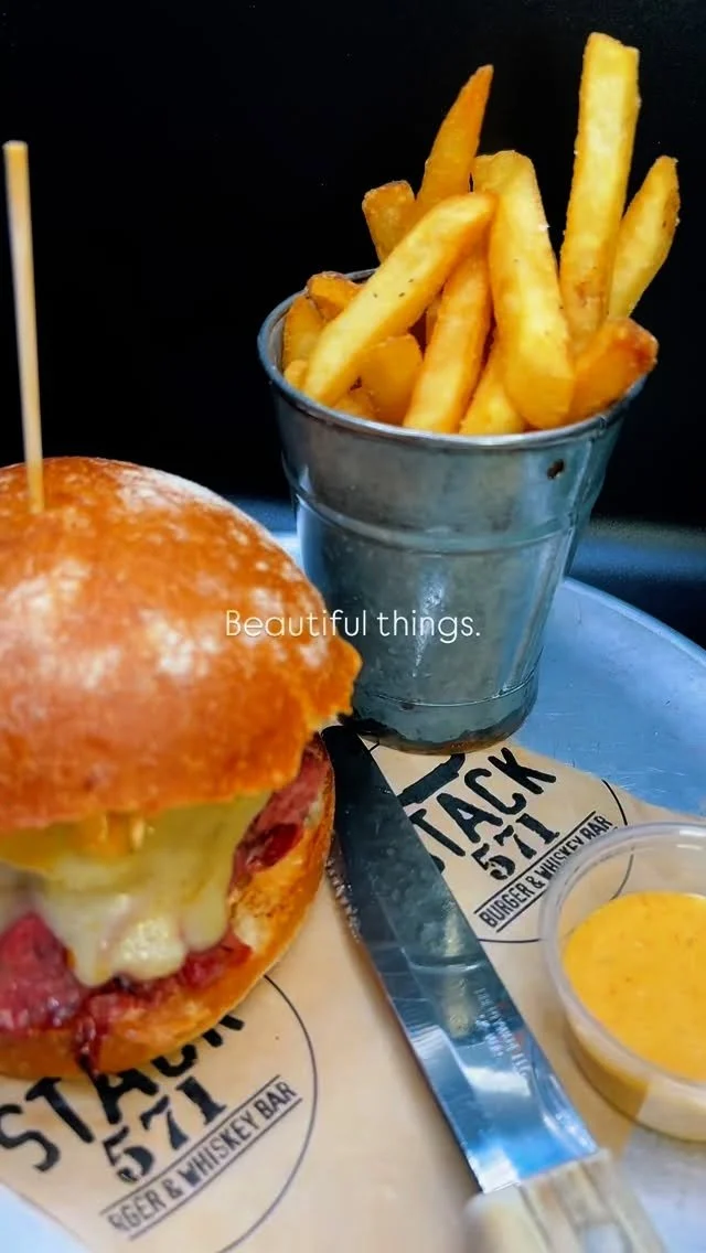 These burgers are beautiful things. 🍔 🫶
#burgers #burgerlover #burgertime