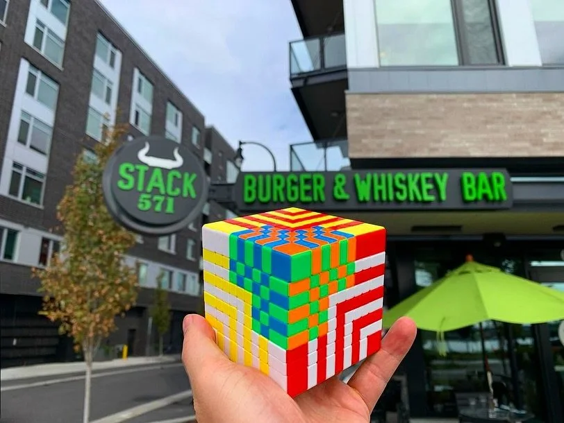 🧩 Puzzle time! We removed 6 things from this photo. Can you figure out what they are?
Swipe to see before.
#puzzle #burgers #whiskey