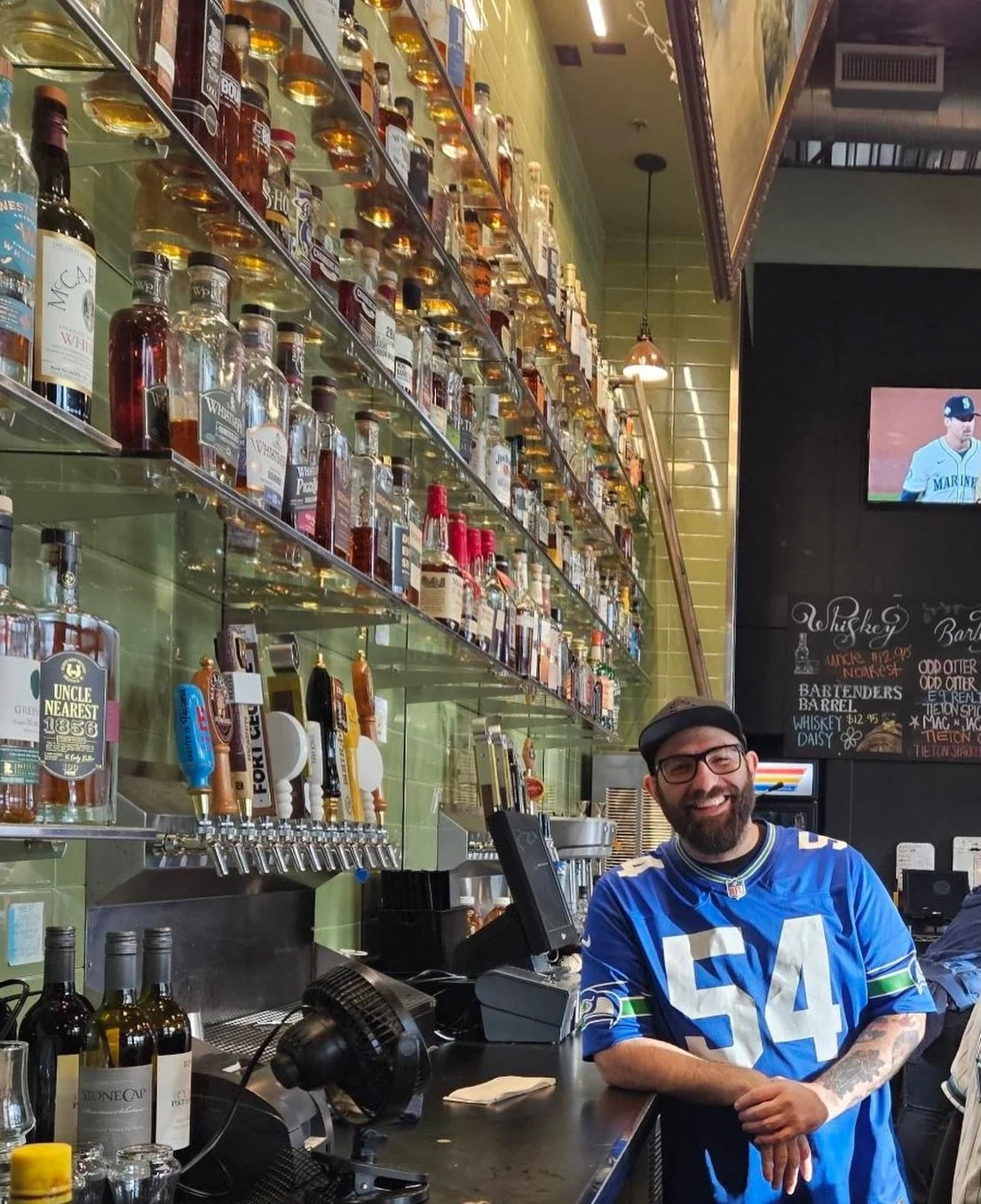 Hey Tacoma! We will have the Seahawks game playing with the sound ON tonight!! Come enjoy our Burger of the Month, Jerk Burger and root for the Hawks! 

#tacomawa #burgers #seahawks #tacomawashington