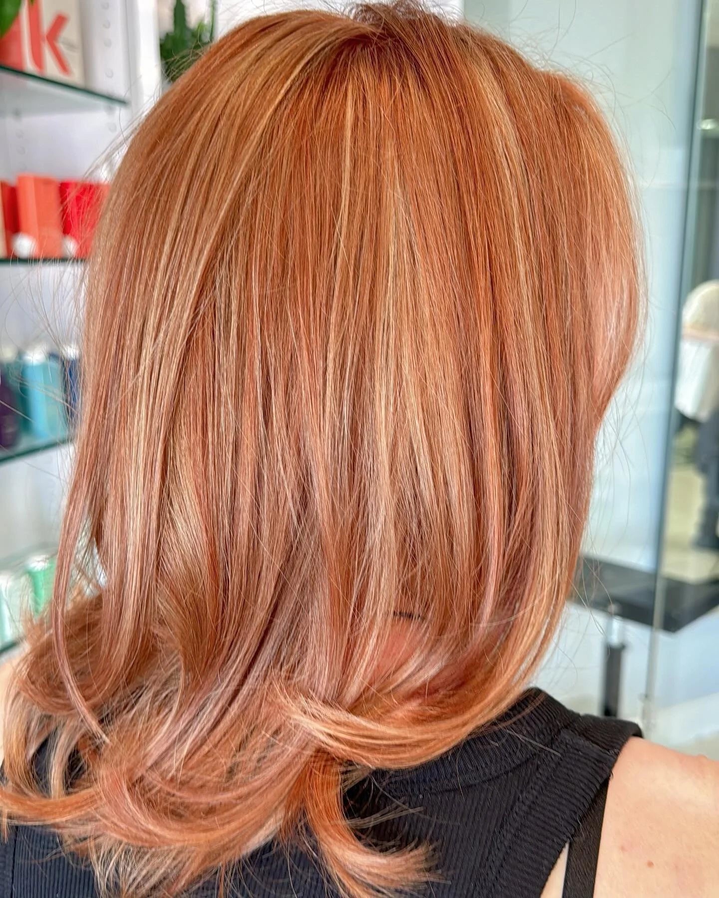 Fall color time is upon us! 🍁
Lovely client got her hair all ready to celebrate the fall season with her family in the salon this week 🥰

Color done by me 
Cut by @lexisrb 

#toniguyplano #toniguy #toniguyusa #goldwell #goldwellusa #goldwellapprove