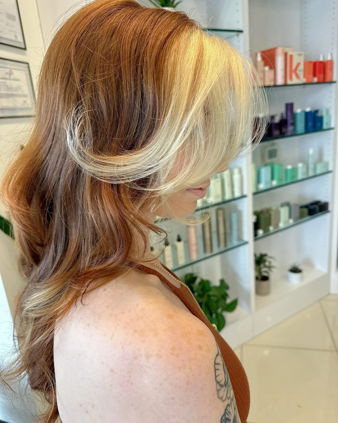 Money piece with a fresh cut on my lovely client today 😘

@tgprestonpark 
@kevin.murphy 

#toniguy #toniguyusa #moneypiece #highlights #naturalredhead #styleout #blowdrycurls #kevinmurphy