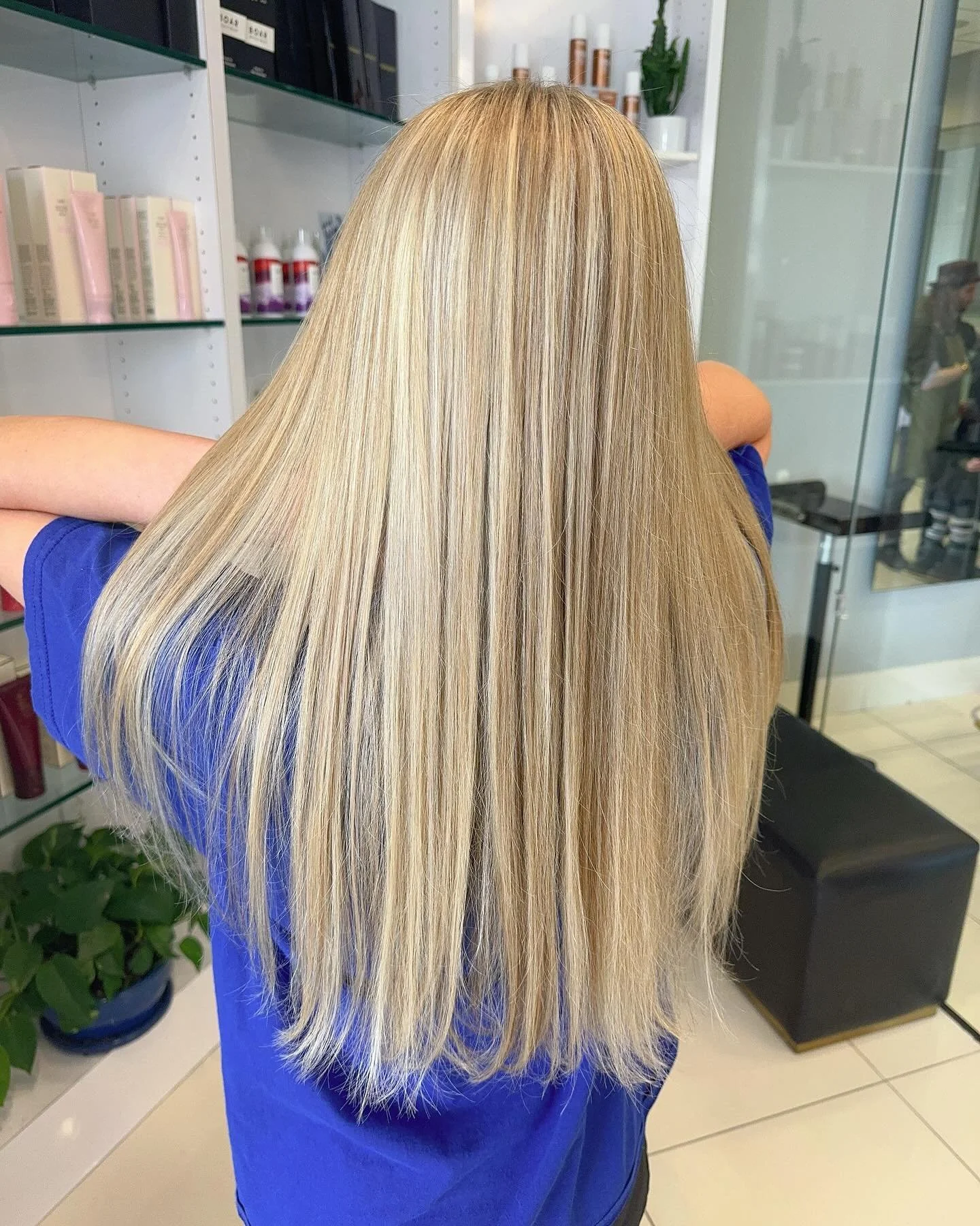 Full head highlight in virgin hair 😍
Love doing these in the salon, the ending result is gorgeous ❤️

@toniguydfw 
@goldwellus 

#toniguyplano #toniguydfw #blond #blondhairdontcare #summerready #goldwell #goldwellcolor #oribeobsessed