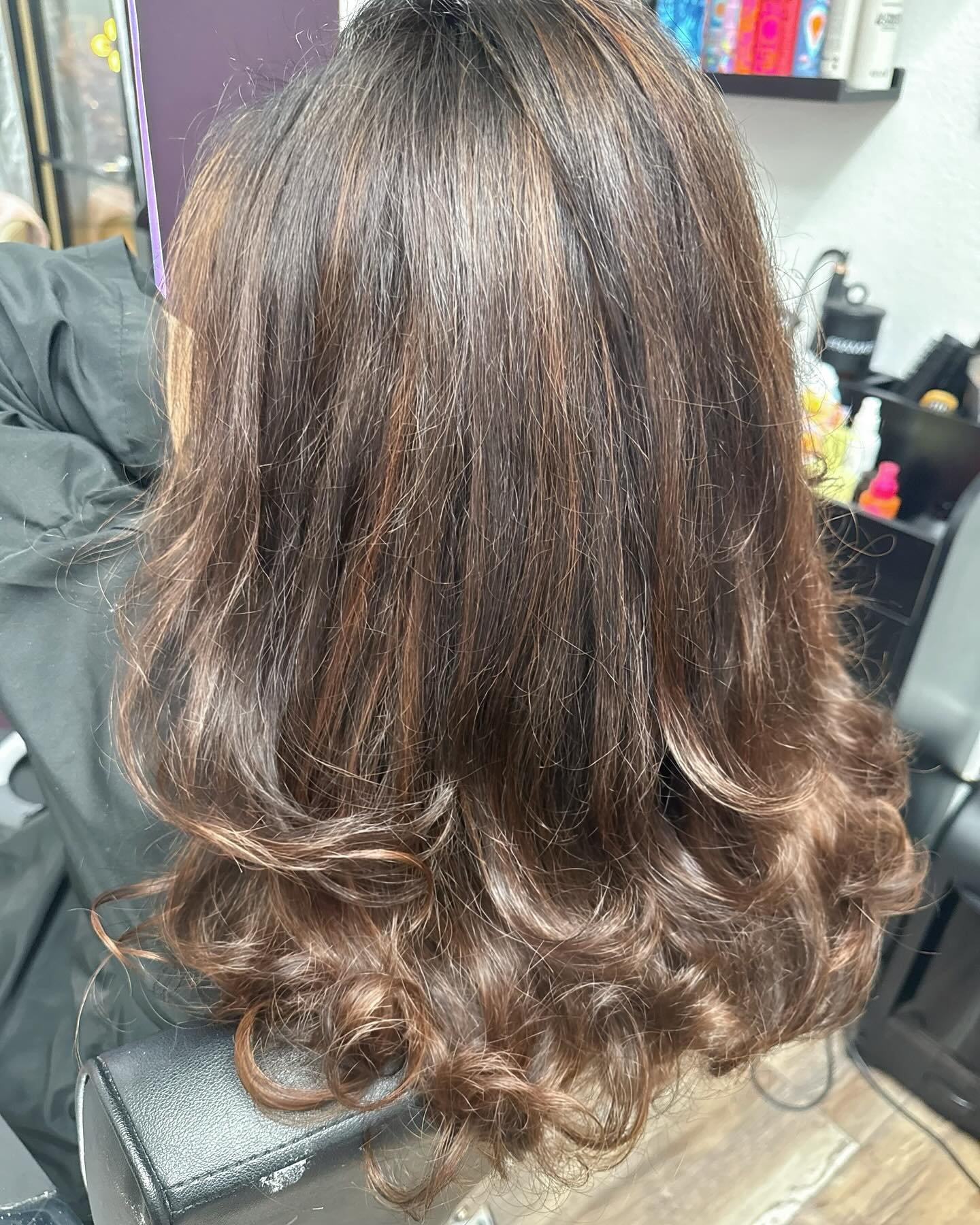 Balayage is a must during the summer 😘

Color - @keunehaircosmetics 

#keune #keunehaircosmetics #spectrasalonsuites #entropysalon #balayage #tint #summerready