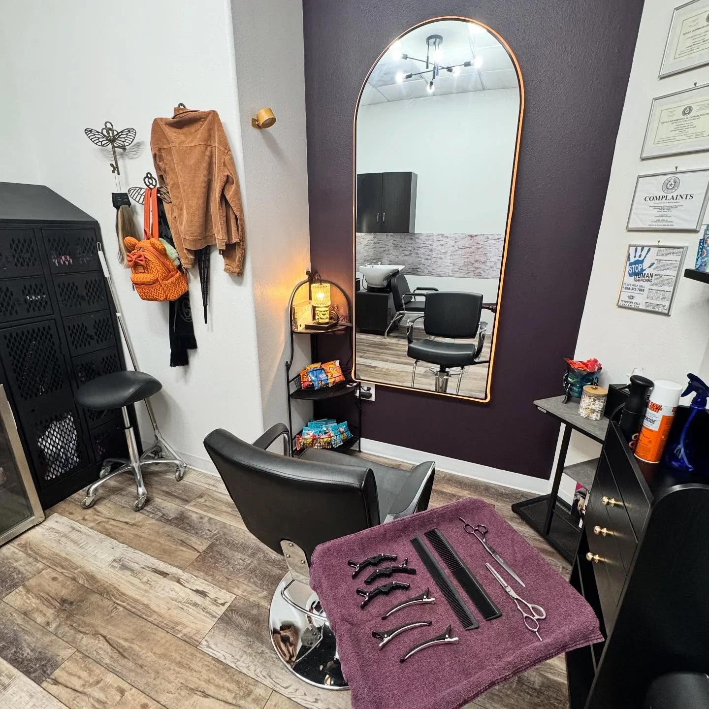 Celebrating one year at my salon suite!!🎉🎉🎉
Can&rsquo;t believe it&rsquo;s been one year running my own business, and incredible thankful for all my clients who have been with me on this journey!! ❤️
Excited for what the year two will bring! 😁

#