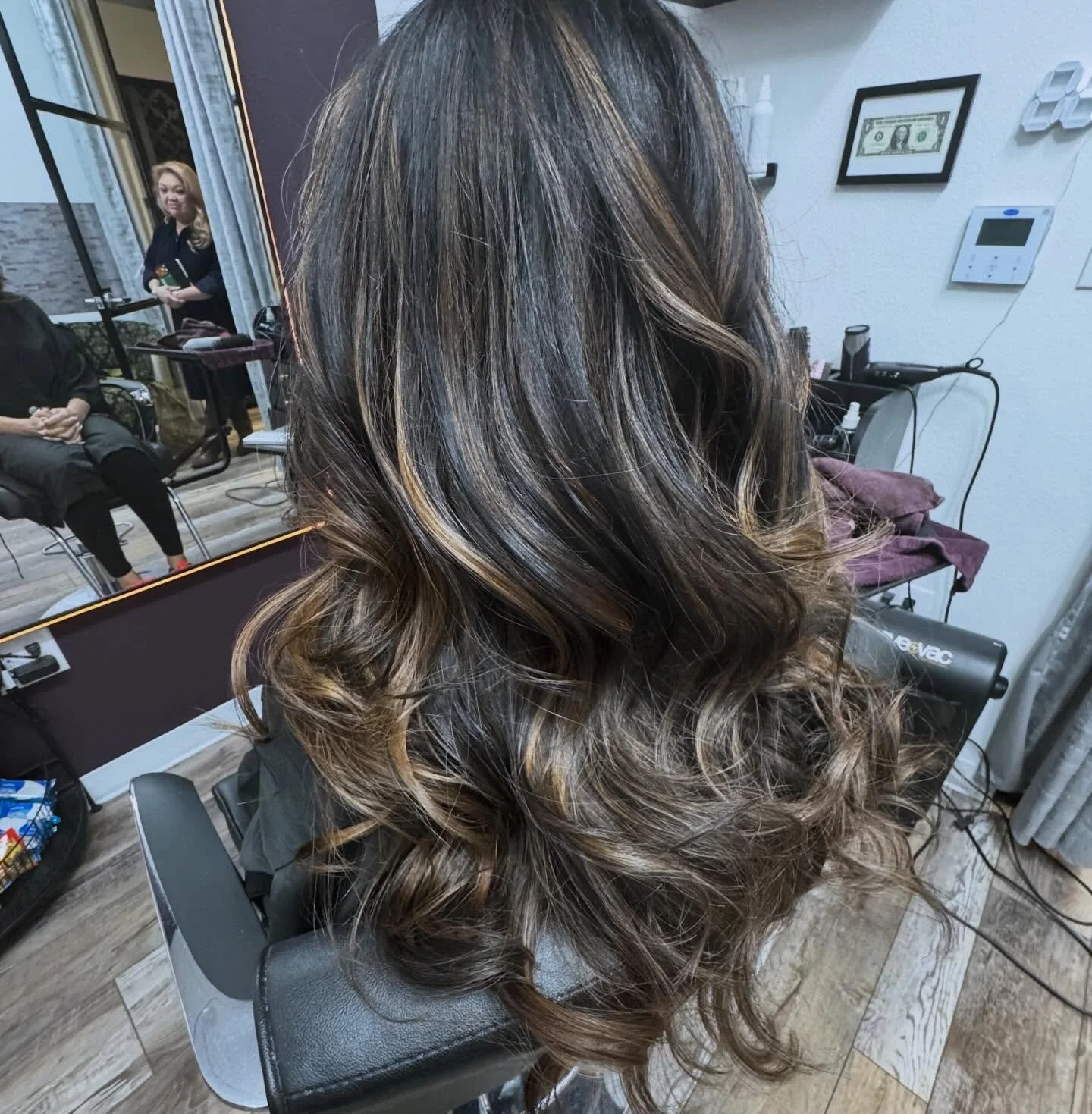 Gray coverage and balayage session 😘

#springhair #entropysalon #spectrasalonsuites #darkhair #balayage