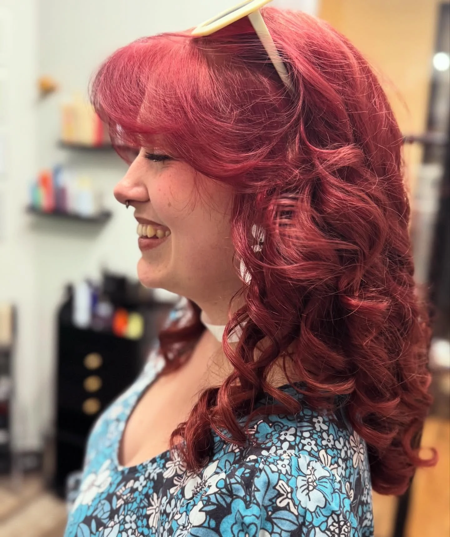 Trimmed &amp; refreshed 🔥🔥🔥

Curtain bang trim and clean up are her layers 😘

#entropysalon #spectrasalonsuites #curls #curtainbangs #redhaircolor