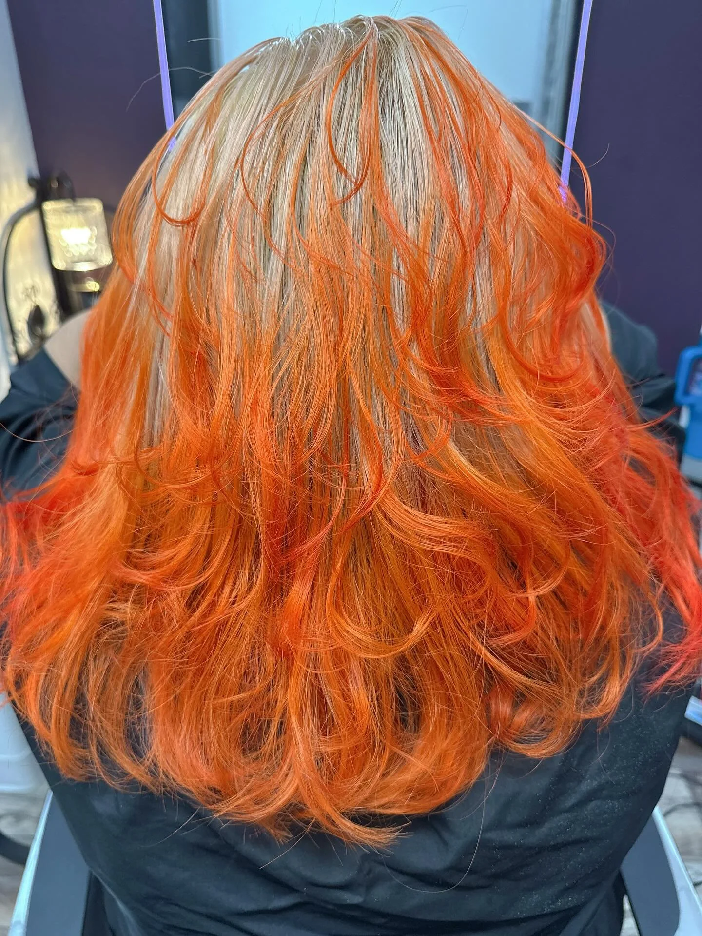 Have to do at least one orange color for the summer 😝

Orange color - @articfoxofficial 

#entropysalon #spectrasalonsuite #blonde #orangehairdontcare #layers #creativecolor #summerready☀️ #keunehaircosmetics #articfoxhaircolor