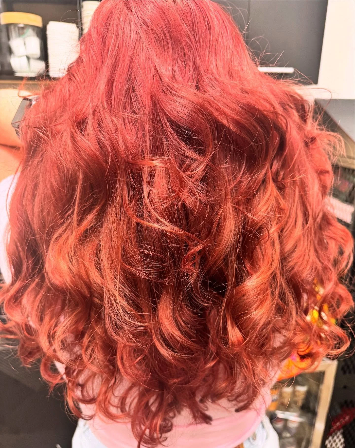 Did a trim and refreshing of layers on this lovely client this evening 🥰

Styling product : @keunehaircosmetics 

#entropysalon #blowout #curlycut #curtainbangs #keune #spectrasalonsuitesplano