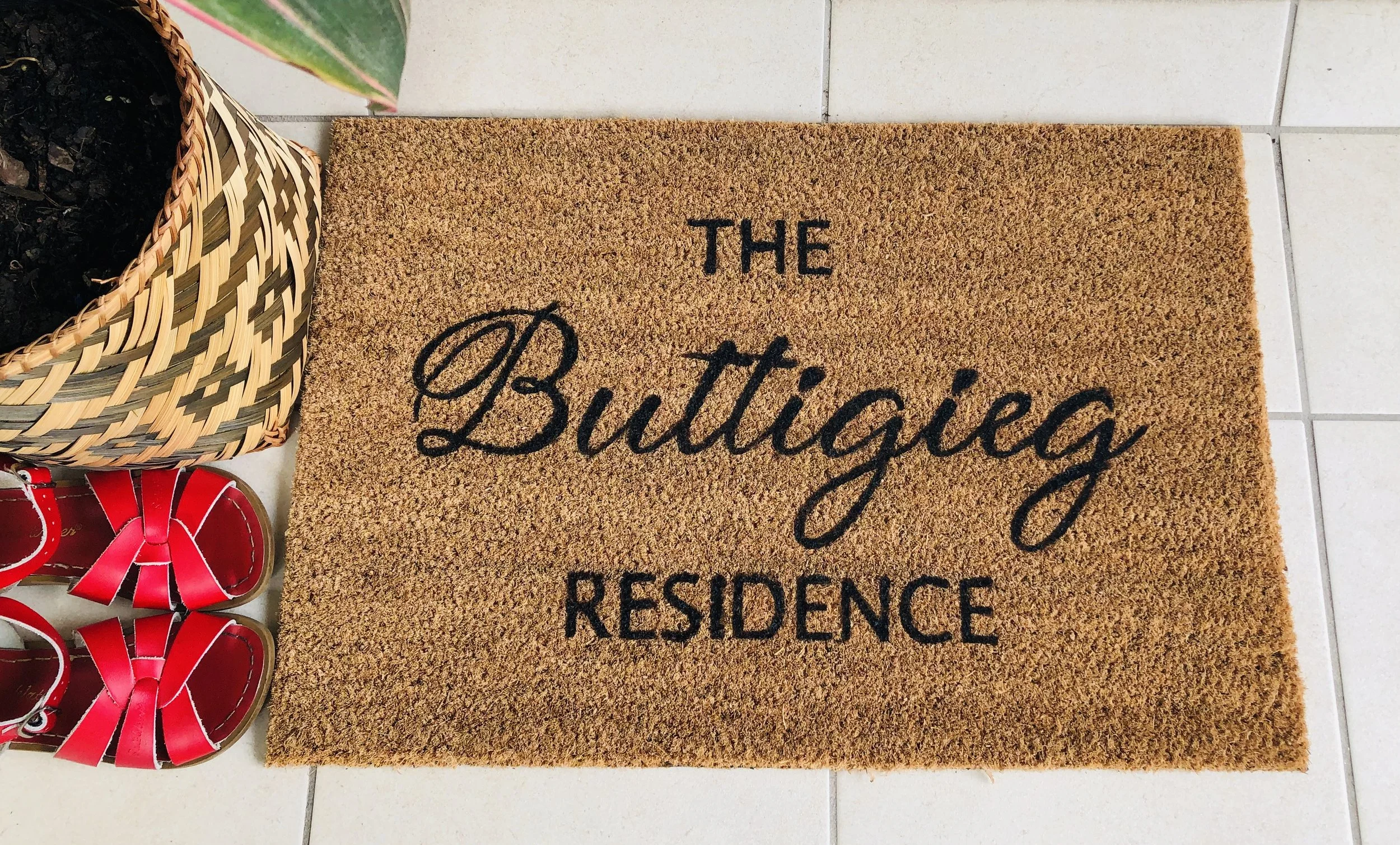 The Best Doormat Messages for New Home Gifts