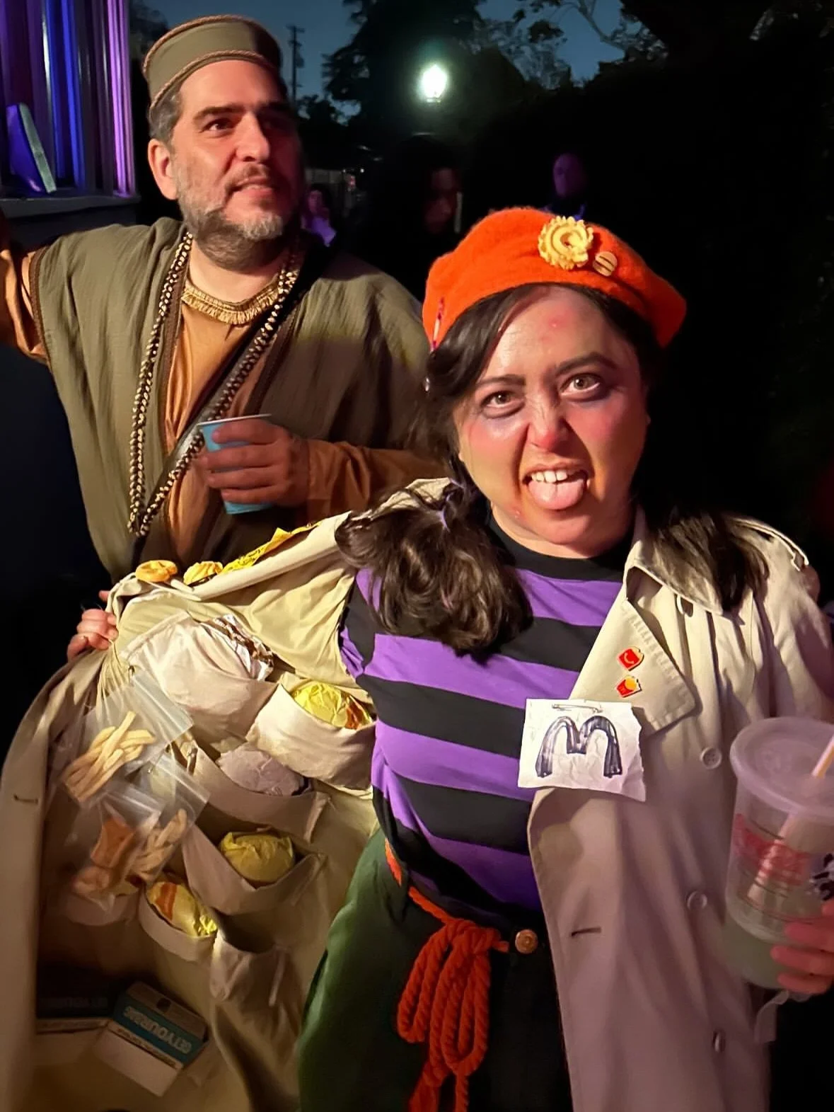 🍔 I heard you needed a quick bite, friendo 🍔

I&rsquo;m bad at getting and taking pictures, so I&rsquo;m grateful to @esteecastle @katersfreund for getting some choice shots of *HAMB-DEALER* and my magnificent burger filled coat and to @juliavicker