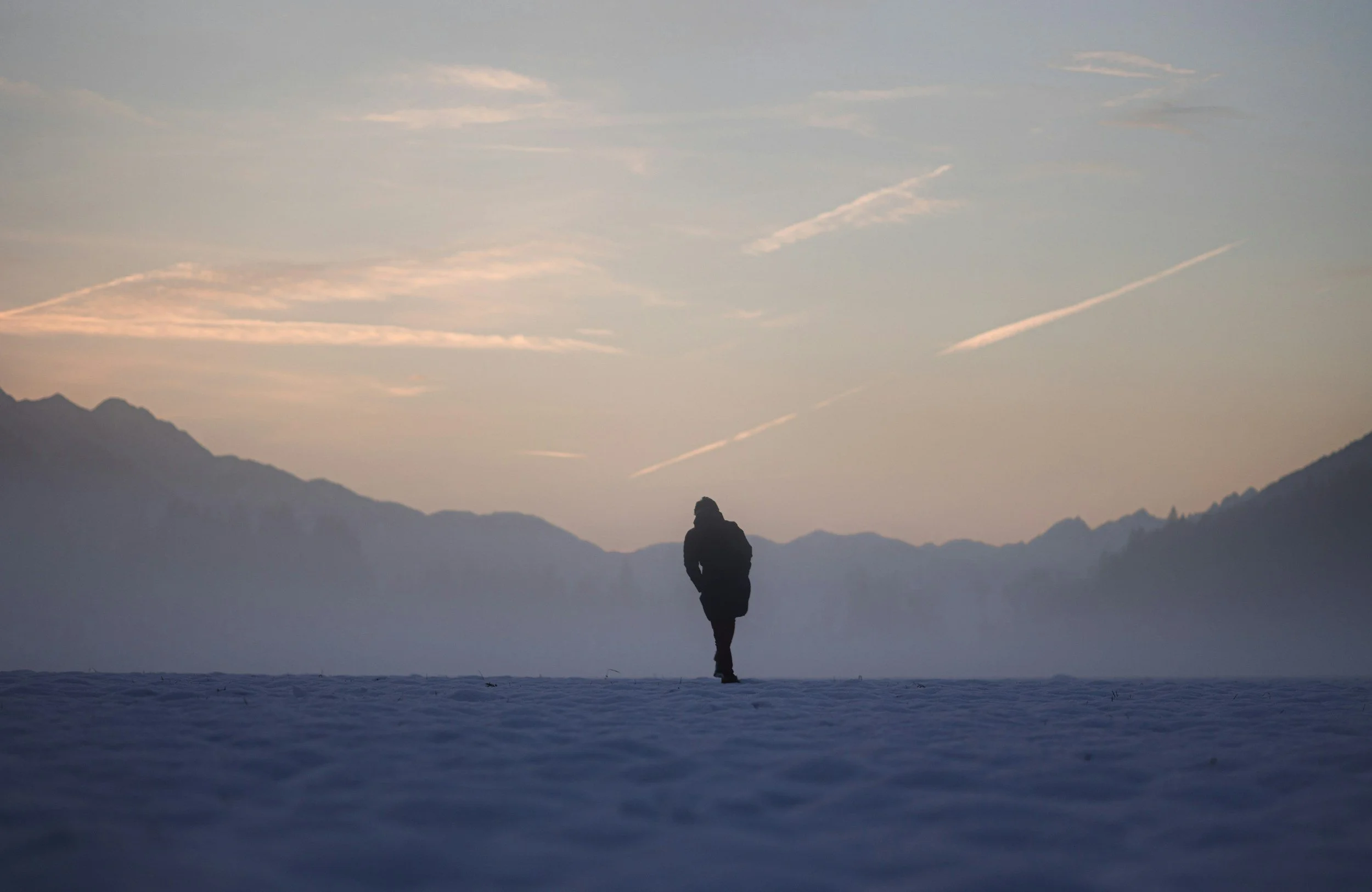 You Can Be Lonely in a Crowd, And Perfectly Fine Alone: the Difference Between Solitude, Social Isolation and Loneliness
