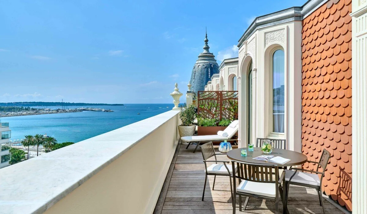 city-view-suite-terrace-carlton-cannes-richard-haughton-1200x700.jpg