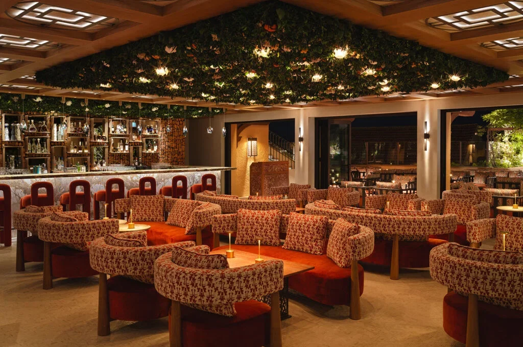 B.Lounge_Bar_Hotel-Byblos_Saint-Tropez-©Stephan-Julliard-3-1024x680.webp