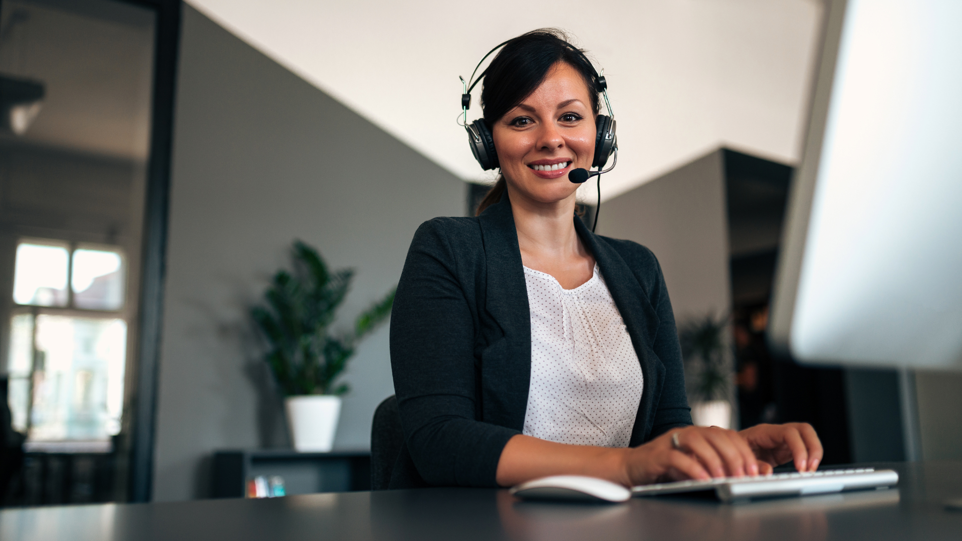 How to Transition from IT Help Desk to an Advanced Tech Role – Career ...