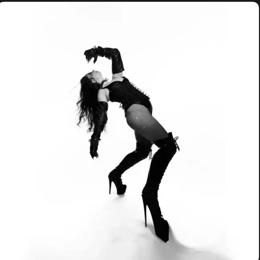 Ribs- @pi3rcemusic OUT NOW
Co-written by the geniuses @iamgigirich &amp; @hallie_official 🎧✍🏽🖤