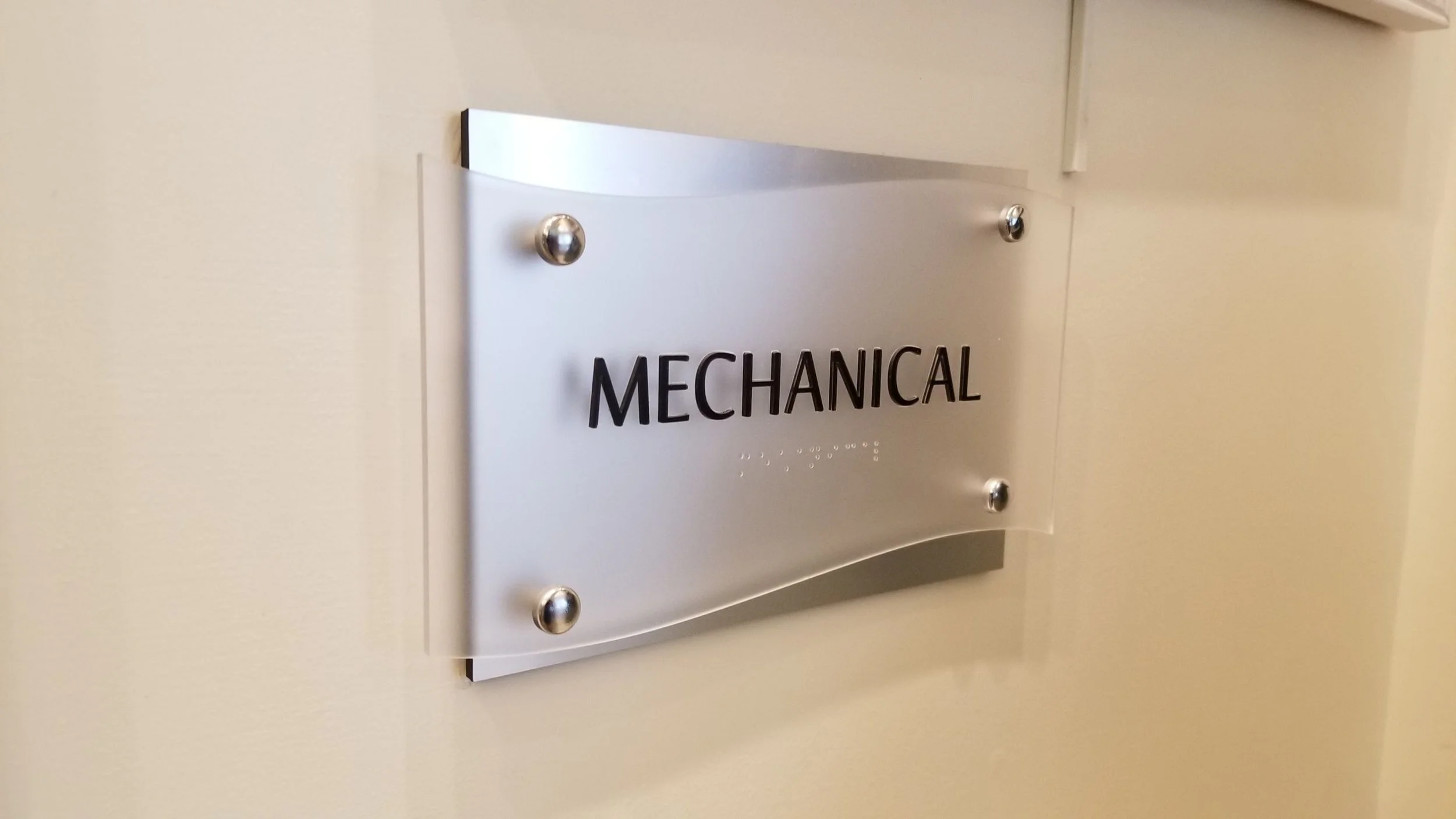 signs-now-davenport-standoff-ada-braille-sign-with-mechanical-text.jpg