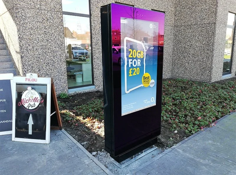 Outdoor-Freestanding-Digital-Posters-Application-Image-3-1.jpg