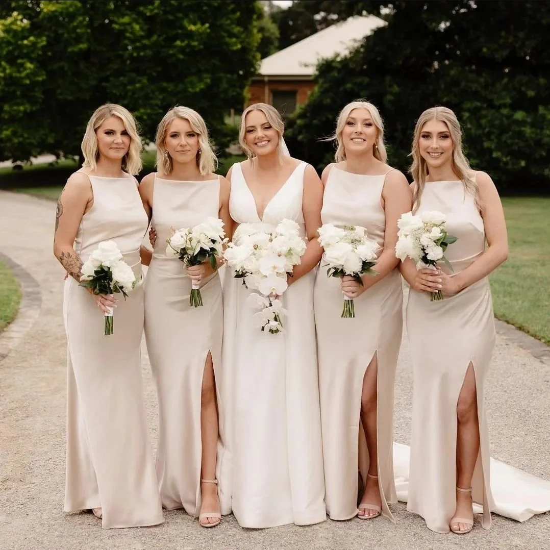 When the bride and bridesmaids look this good! ✨️

Tans @studio28tanning
Photographer @keonijoyphotography 
Venue @vueonhalcyon 
Flowers @yarravalley_blooms 
Makeup @lizi_hance_glamourfied_makeup 
Hair @rae.hairstylist 
Videographer @directorsedge 
B