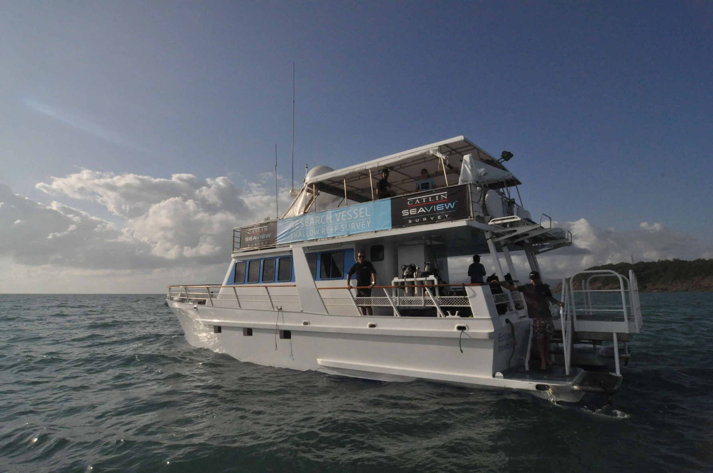 XL Catlin Seaview Survey Shallow Reef Vessel