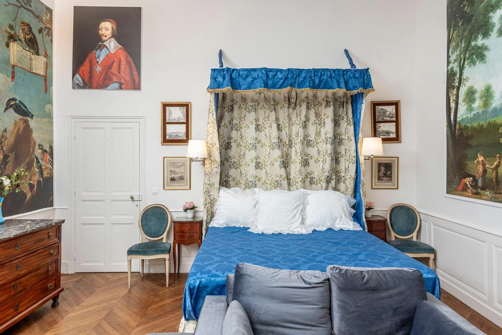 Duke bedroom 4.jpg