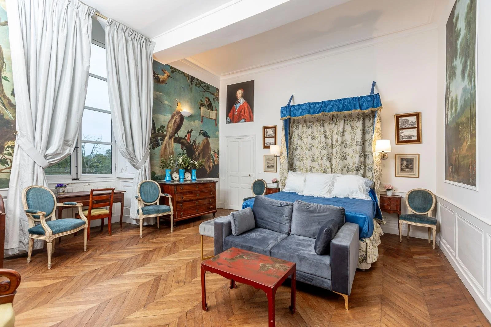 Duke bedroom 5.jpg