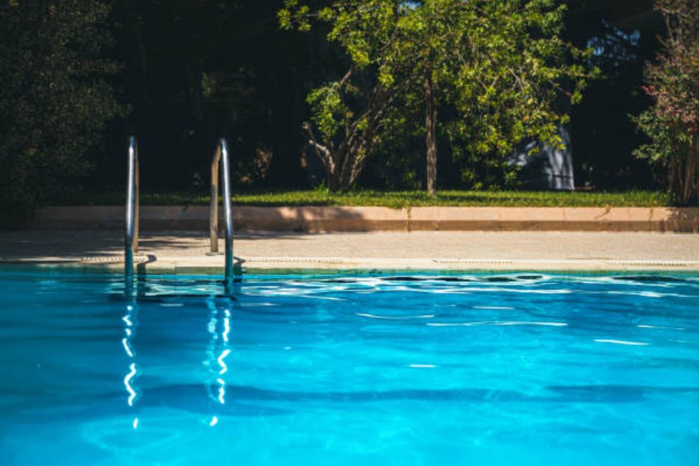 pool.jpg