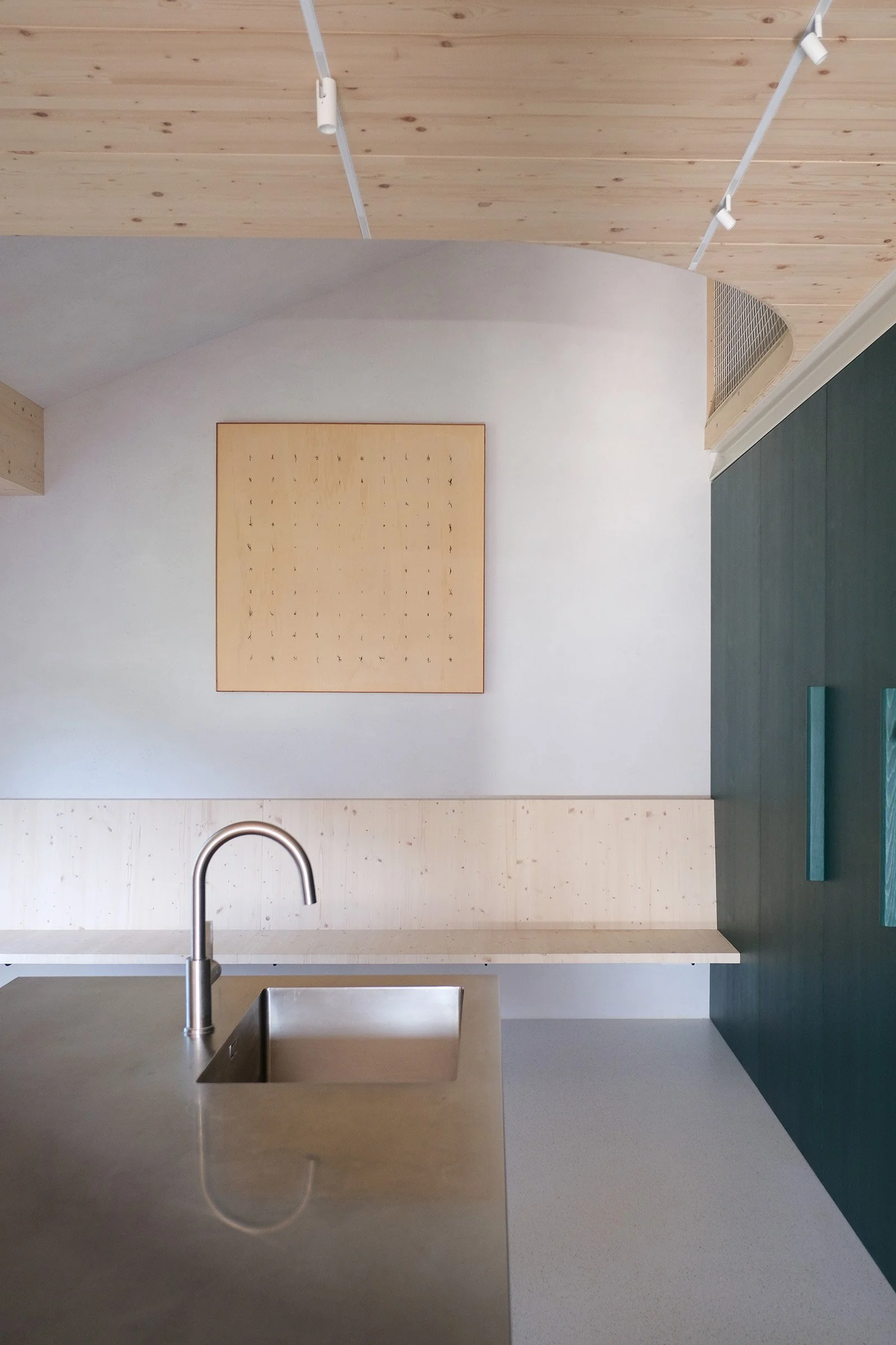 Architektur und Innenarchitektur - Wohnungsumbau in Bozen mit der Verwendung von natürlichen Materialien