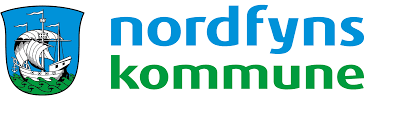 Nordfyns kommunes logo med en grøn og blå farveskema og et skibs- og havmotif.
