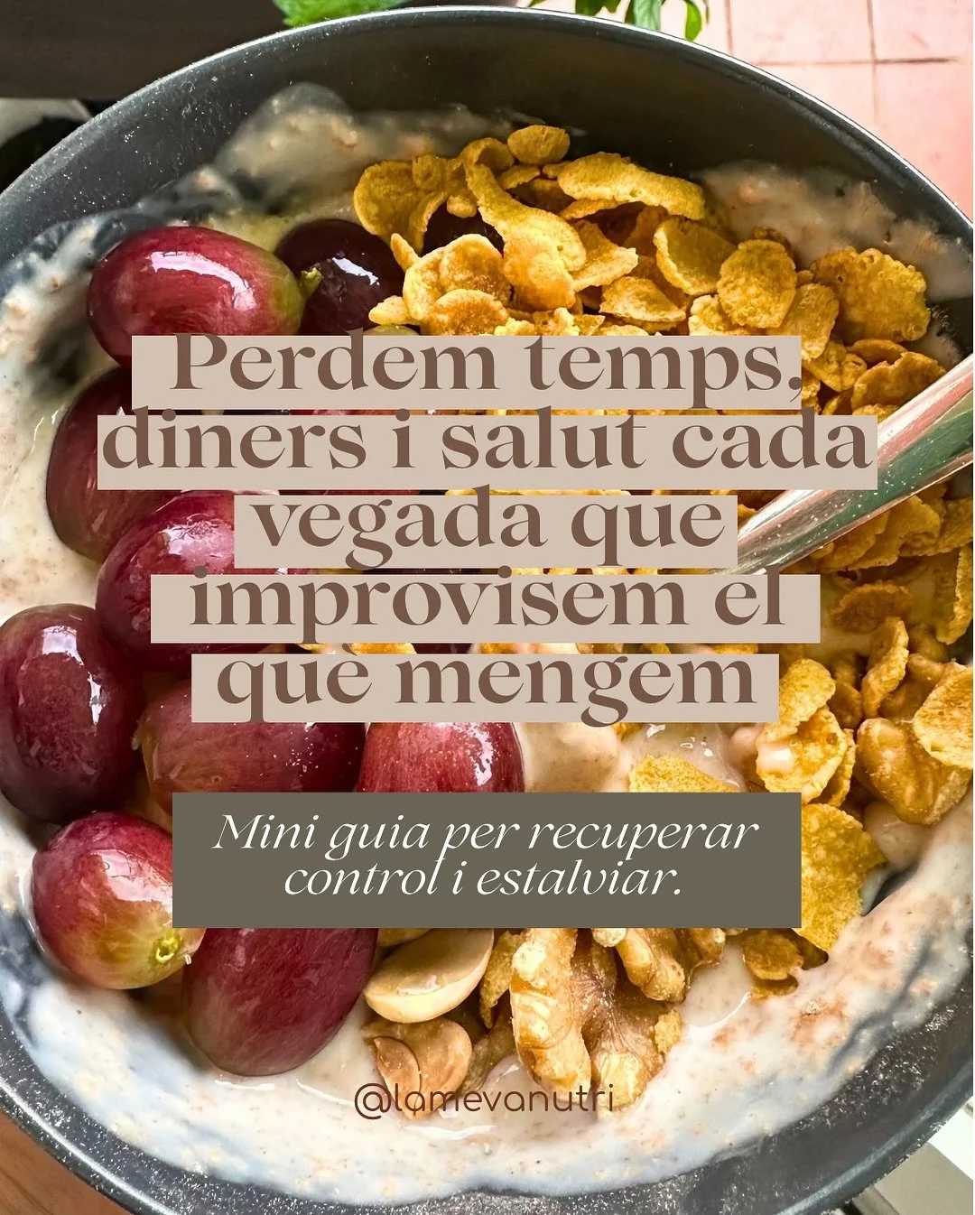 Sabies que perdem temps, diners i salut cada cop que improvisem qu&egrave; mengem. 😩
Planificar un men&uacute; i tenir la llista de la compra feta et fa guanyar diners, temps i tranquil&middot;litat. 💡

Vols provar-ho sense complicacions? 🌱
Men&ua