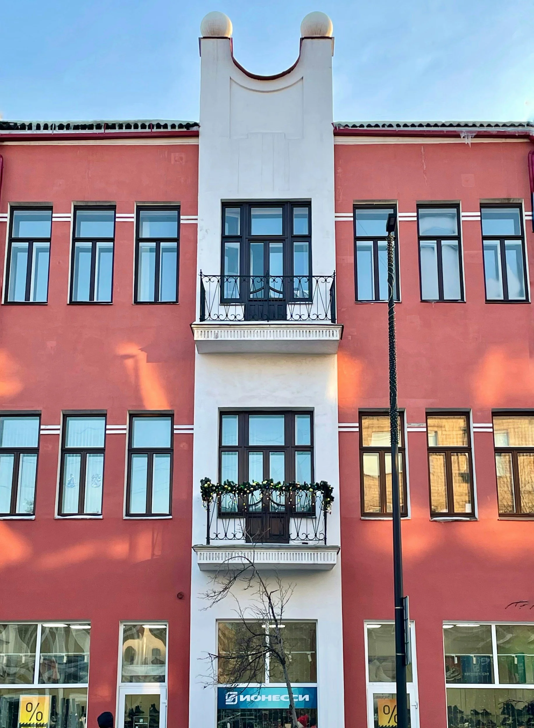 Serviced Accommodation vs Buy-to-Let: Which Model Performs Better in Manchester?