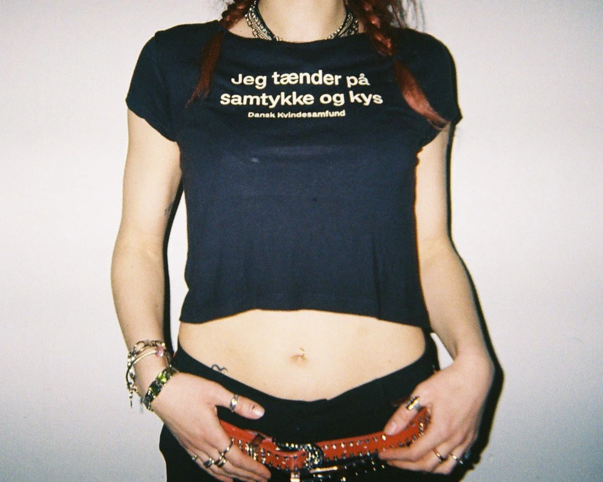 Sort croptop M-L.JPG