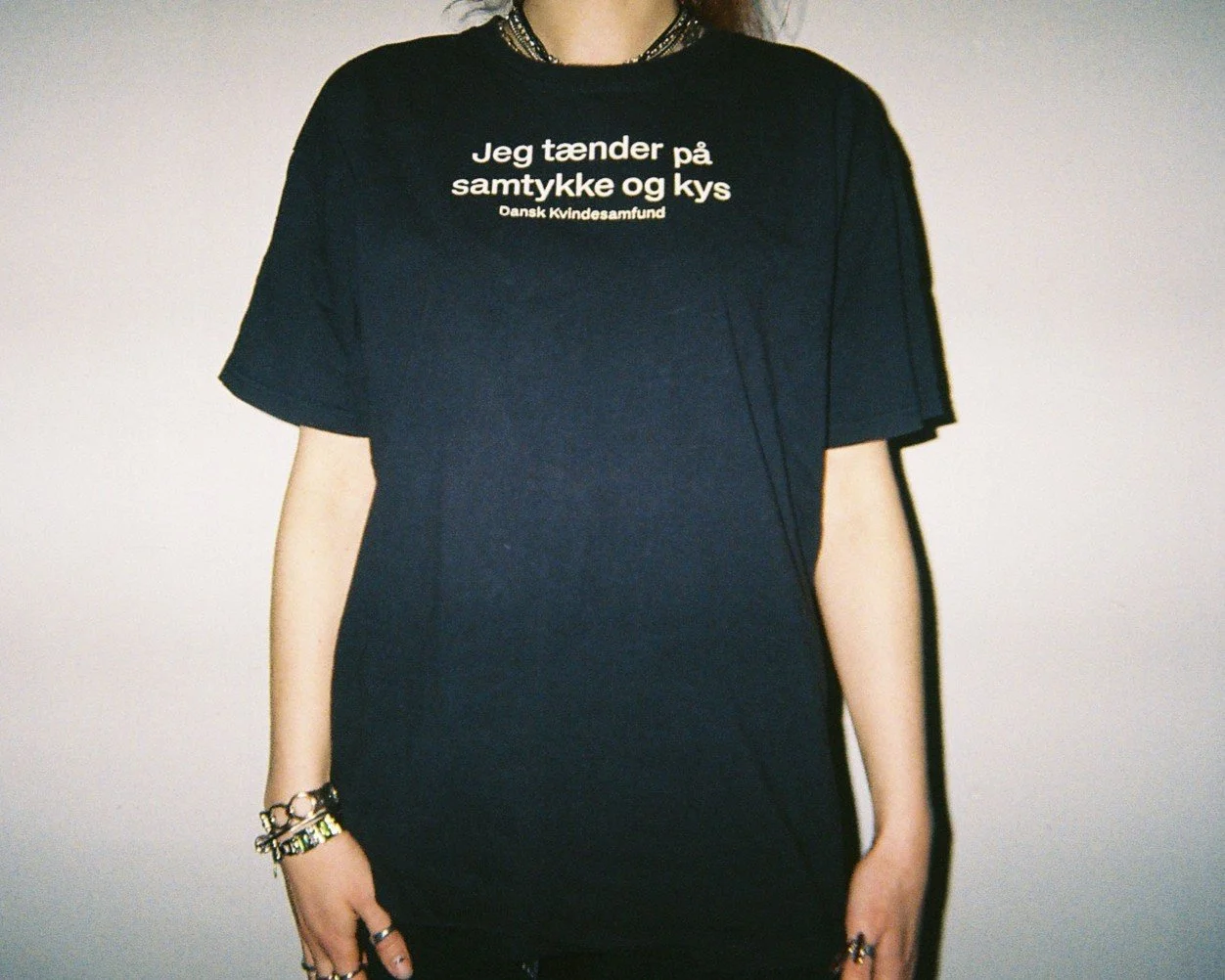Sort tee L-XL.JPG