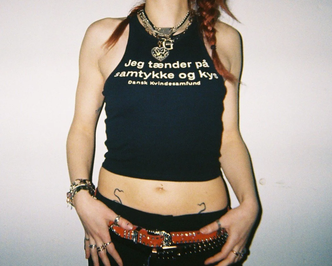 Sort croptop str XS.JPG