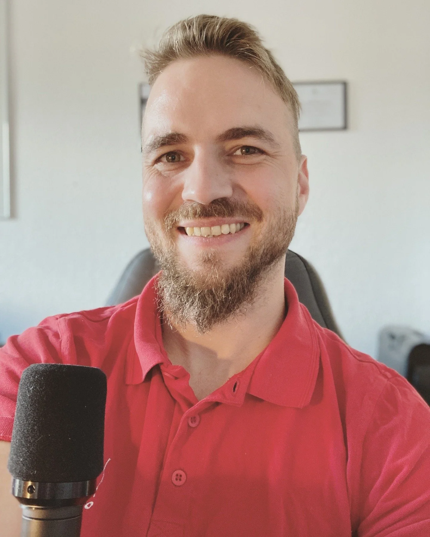 🎧 NEUE FOLGE AM SONNTAG - Clear Vision Podcast Folge 8!
"Beruf vs. Berufung - Was ist der Unterschied?" 🤔
Kennst du das Gefühl, dass da noch mehr sein müsste? Dass dein Job zwar okay ist, aber irgendwie nicht das ist, wofür