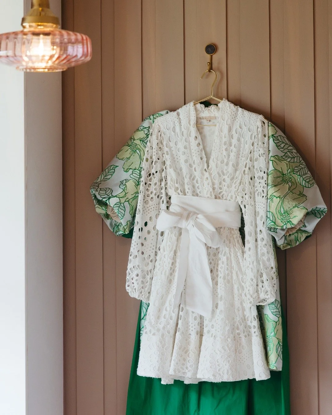 De personlige detaljene er viktig for at du skal trives. Ta en titt i denne utgaven av @vakrehjemoginterior_magasinet s&aring; kan du lese mer om hvordan jeg tenker n&aring;r jeg innreder og hva jeg synes er viktig for at man skal trives godt hjemme?