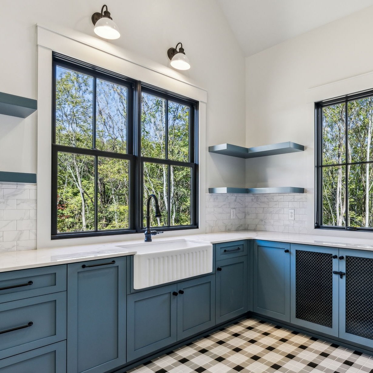 Bring on the laundry! 🧦👔🧺 Designing this laundry room was nothing short of a great time and doing laundry in here won&rsquo;t be any different. ✨✨ This custom-designed laundry room is proof that even the most functional spaces can be stylish and i