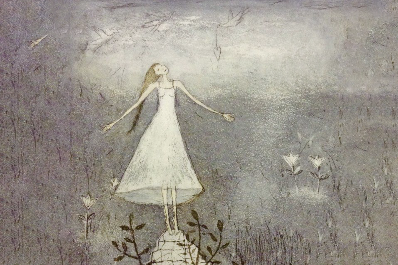 Dromerige illustratie van meisje in een witte jurk dat met gespreide armen op een rots staat, omringd door bloemen en zachte blauwgrijze tinten. Op de achtergrond zijn vogels en een vaag kasteel zichtbaar, wat een serene en troostende sfeer weergeeft