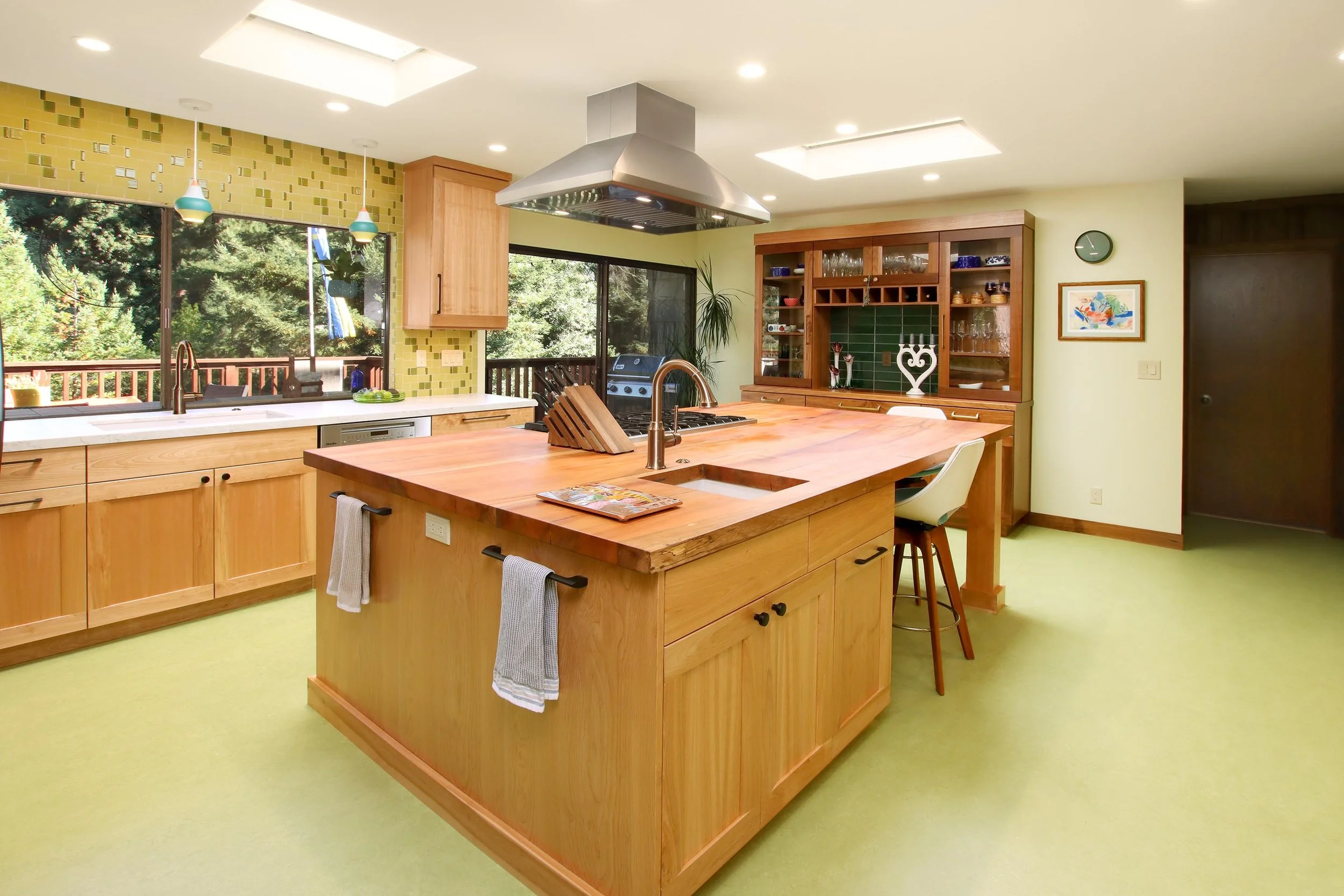 Retro Chic Kitchen Remodel by John Fuchs Properties, Construction & Real Estate project photo 4