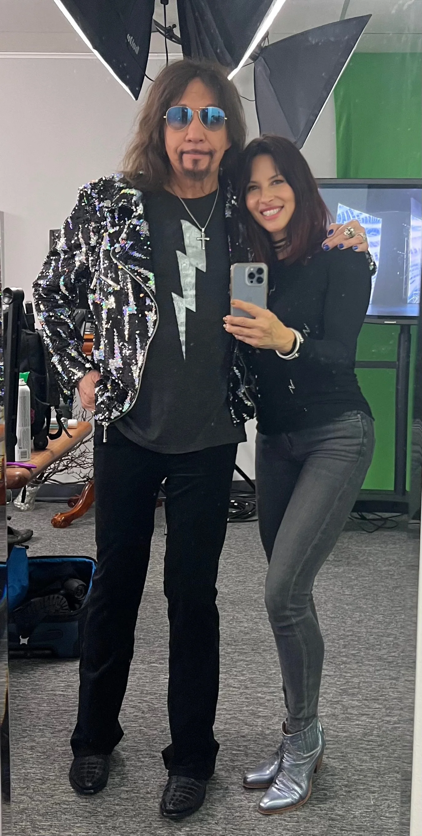 Facetune_08-11-2023-18-32-47.jpeg