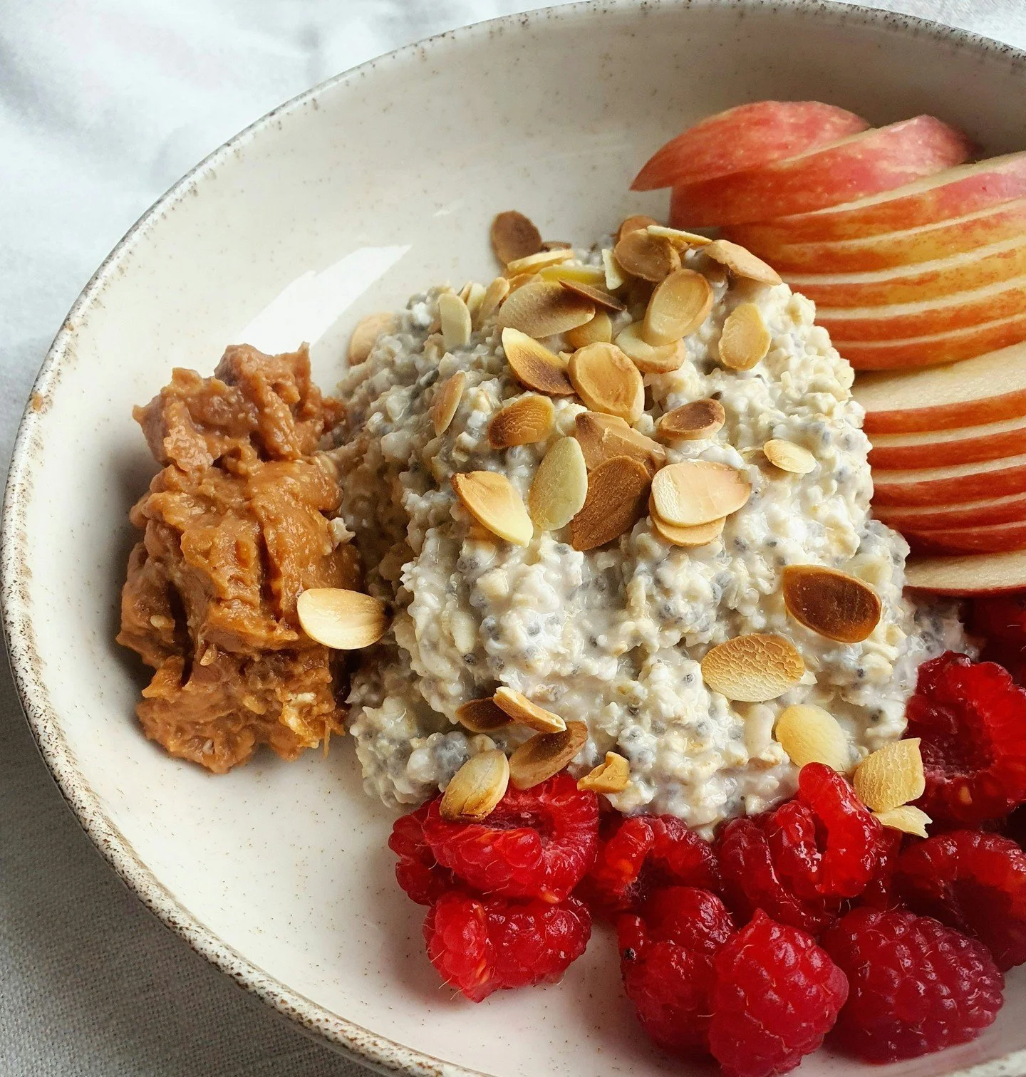 Planning a holiday event? 
Start your day right! A healthy breakfast fuels your body and helps you make mindful choices later. Plus, don’t forget to bring a nutritious dish to share! 
What’s your go-to healthy recipe? 
#HealthyHolidays #M
