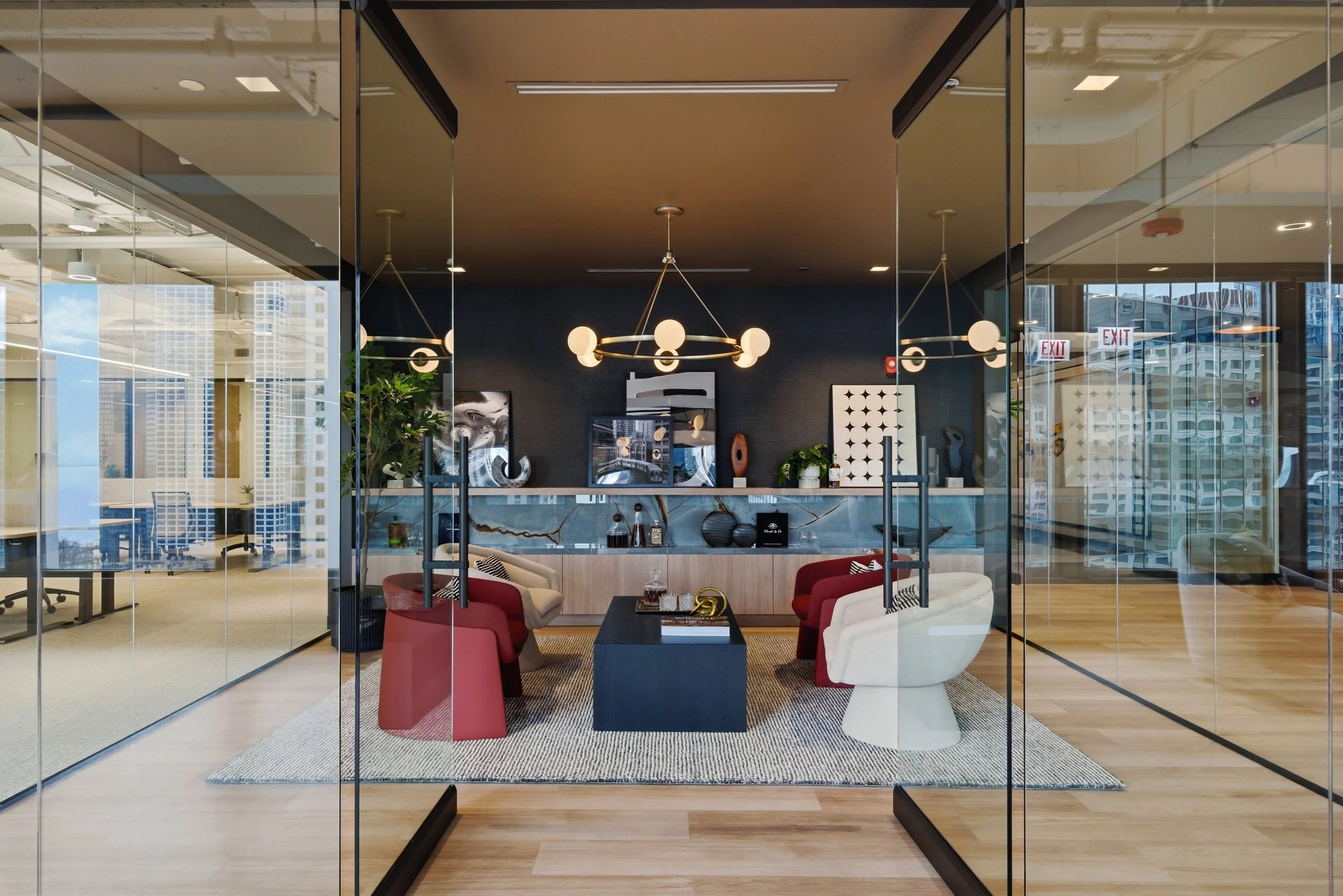 The new 14th floor spec suites and corridor at 303 E Wacker were thoughtfully transformed into modern, experience driven workspaces that prioritize flexibility, comfort, and design. Defined by high end finishes,, curated lounge areas, and striking st