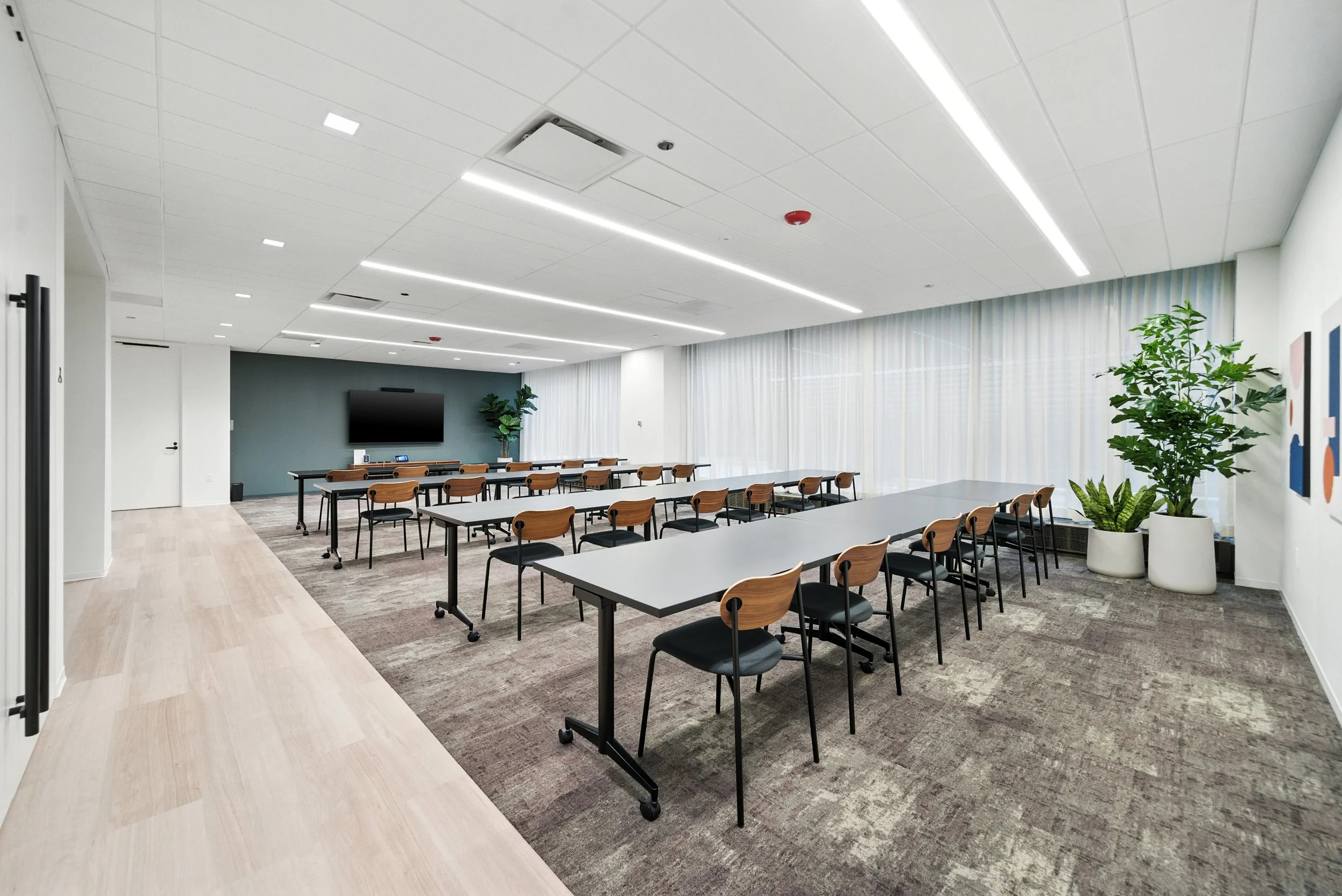 33 N Dearborn Amenity-12.jpg