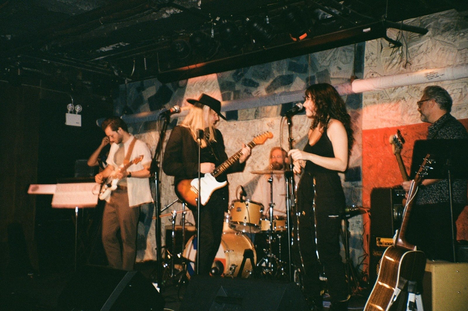 GRAINY BAND PHOTO.JPG