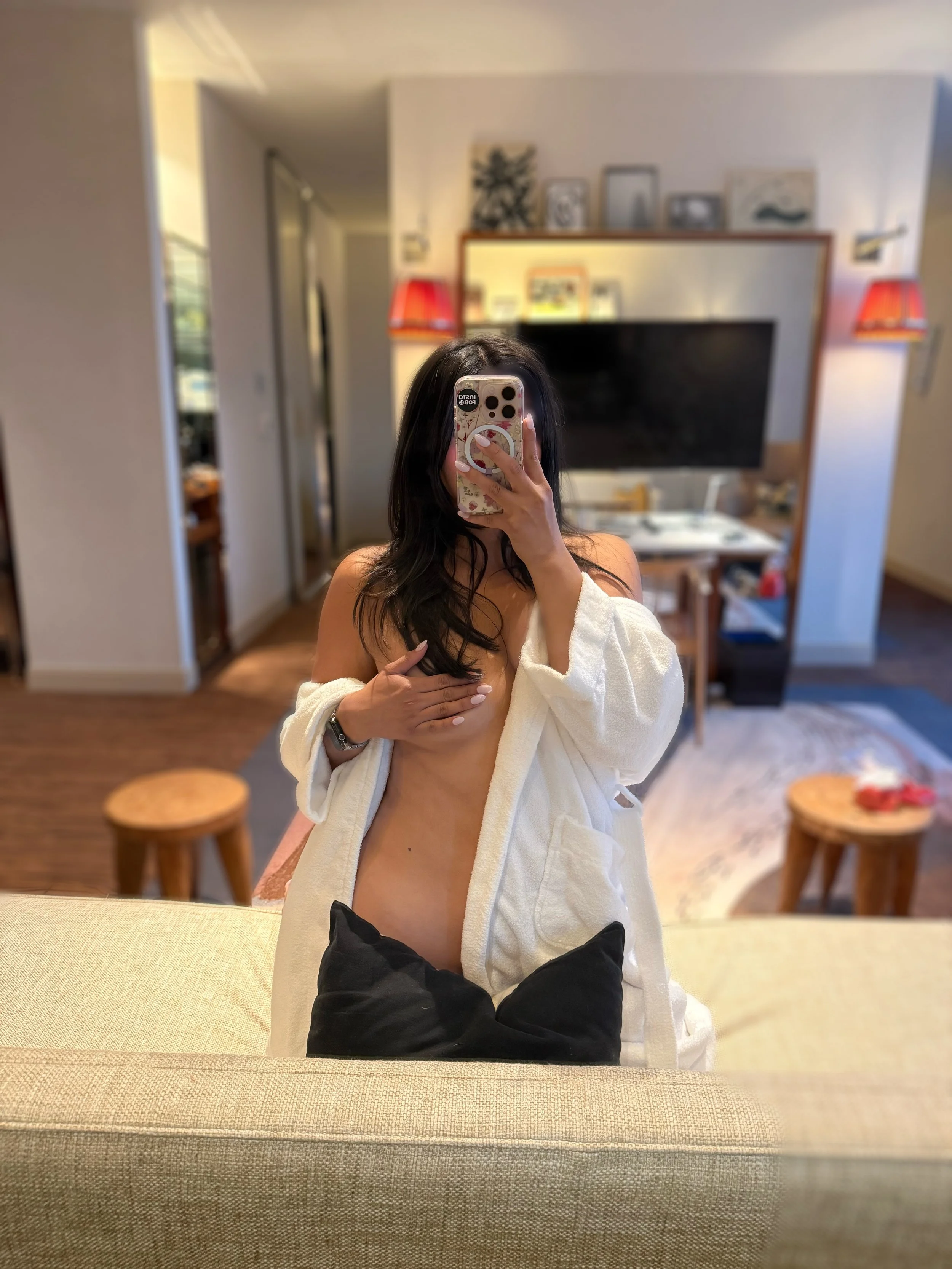 Facetune_26-06-2026-17-34-27.jpeg